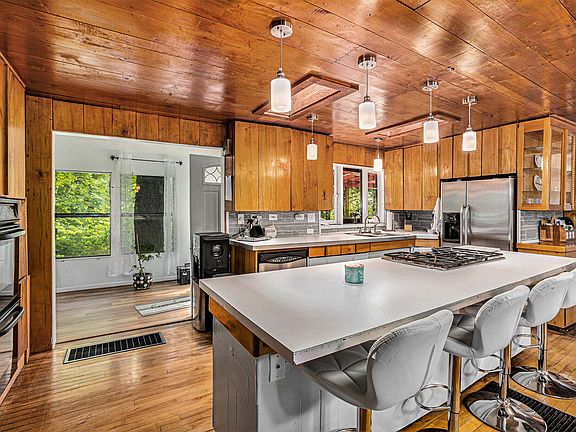 12th image of this home