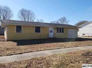 1614 E Linden St, Algona, IA 50511