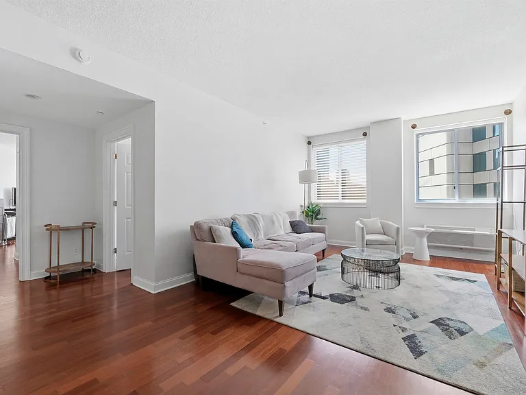 311 Washington St #9C — Photo 5