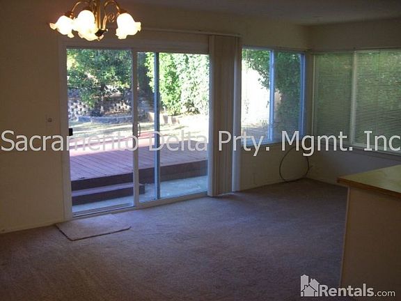 4th image of 8079 Willow Glen Ct