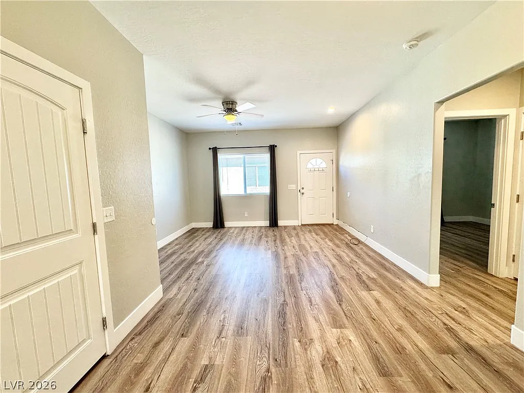 2 bed, 2.0 bath, 1009 sqft, $1,200 — Photo 3