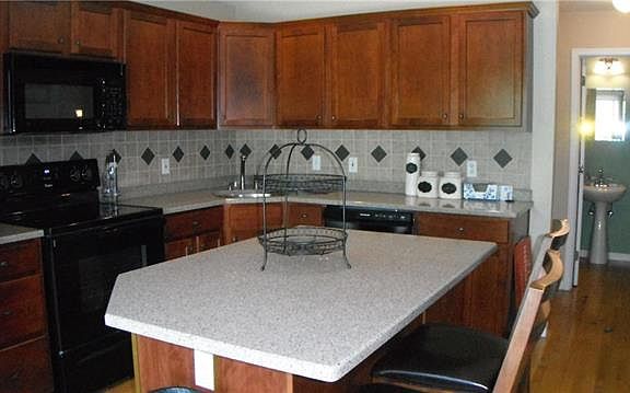4th image of 2735 Bachman Dr