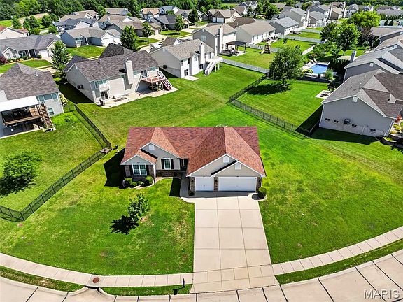 5th image of 151 Riverdale Woods Cir
