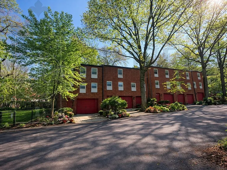 215 West St — Photo 30