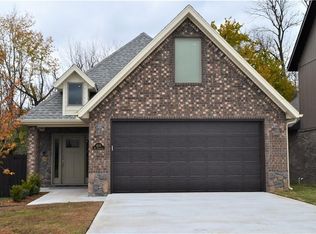 1806 SW Riverstone Rd, Bentonville, AR 72713