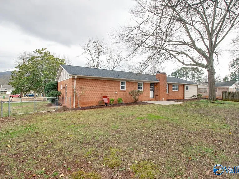 9802 Dolphin Dr SE — Photo 24