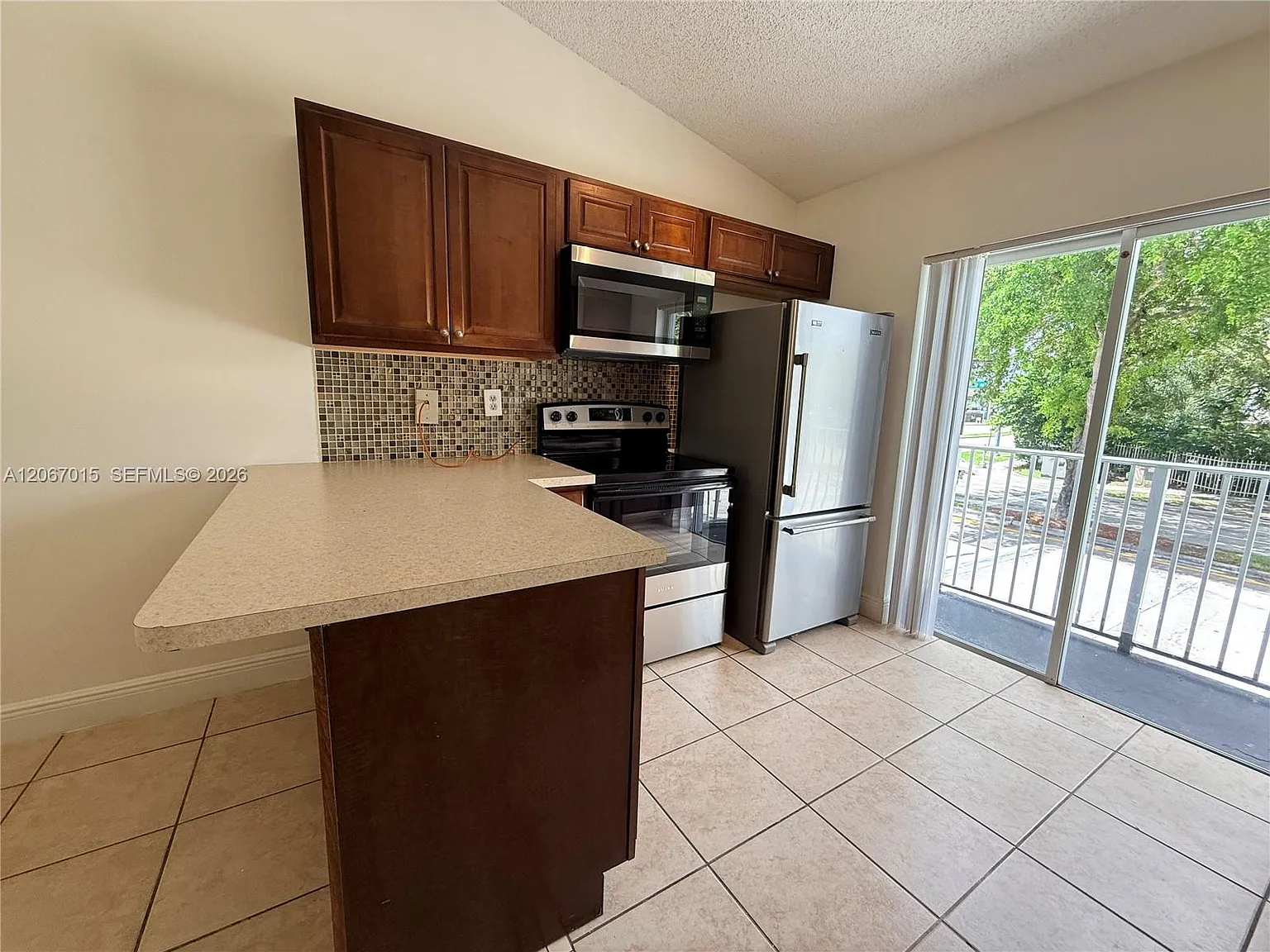 Images Of Kendall Condo — Photo 4