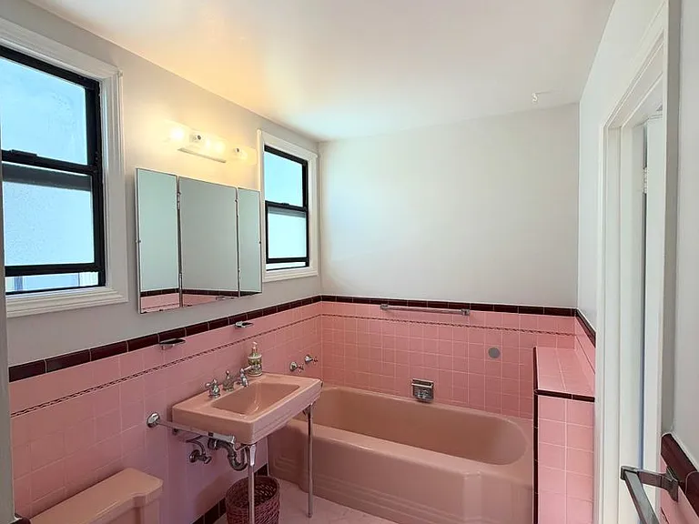 955 Lawton St — Photo 18
