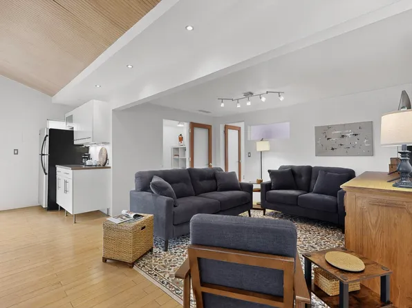 1640 Stanford Dr SE, Albuquerque, NM 87106