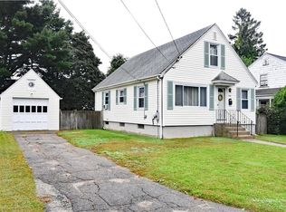 276 Orchard St, Cranston, RI 02910