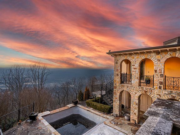 3rd image of 710 W Brow Rd