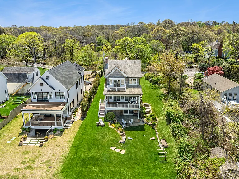 938 Sound Shore Rd — Photo 3