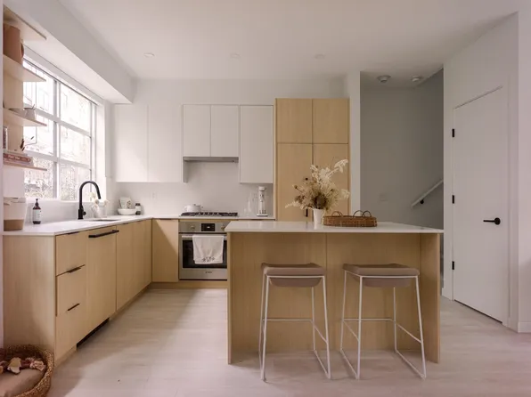 2045 Heritage Park Ln #126, North Vancouver, BC V7H 0E3