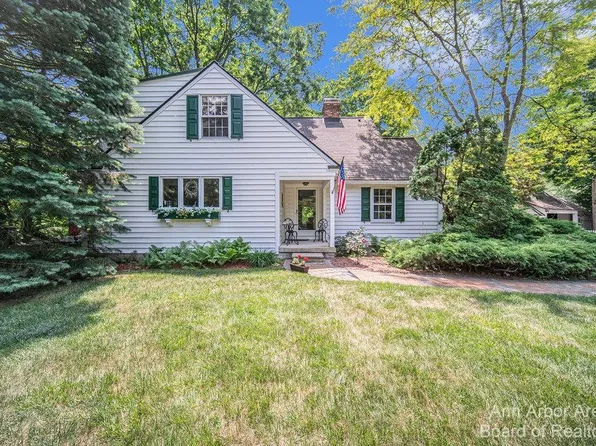 671 Mooreville Rd, Milan, MI 48160