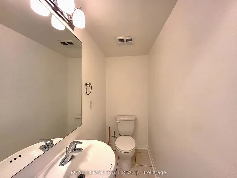 20 Laidlaw St #1122 — Photo 10