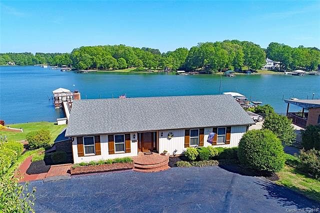1st image of 7992 Lakeview Dr
