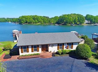 7992 Lakeview Dr, Denver, NC 28037