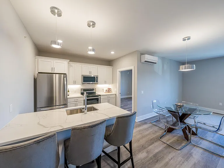 783 Kings Hwy E — Photo 3