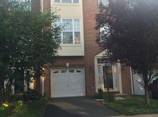 12958 Park Crescent Cir, Herndon, VA 20171
