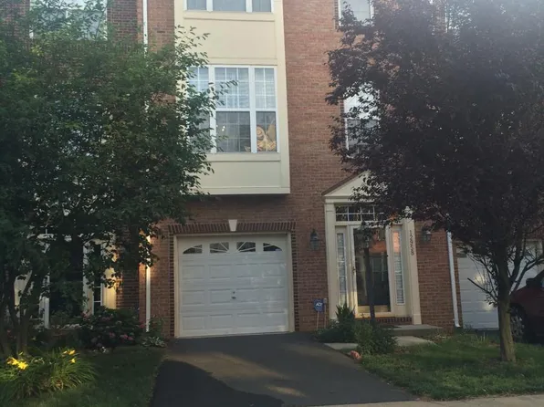 12958 Park Crescent Cir, Herndon, VA 20171