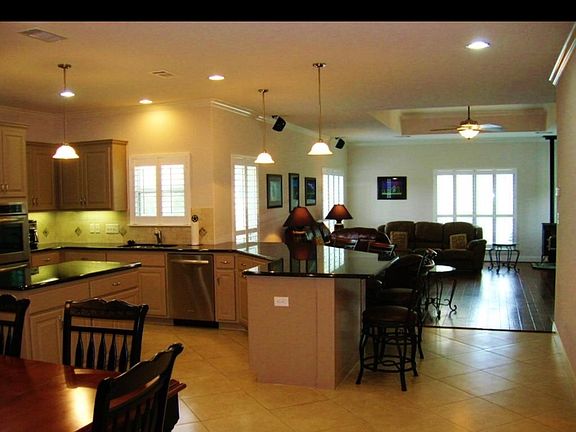 3rd image of 402 County Road 131