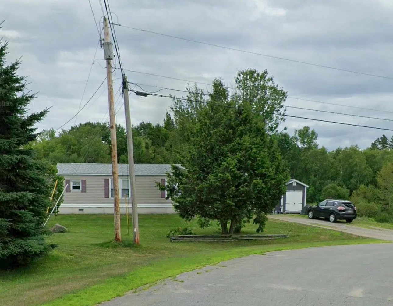 6 Dixon Dr. - 31 Cedar — Photo 3