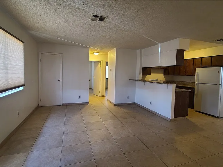 3117 E Carey Ave #3 — Photo 3