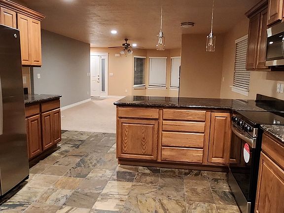 4th image of 1343 E Lake Springs Ln