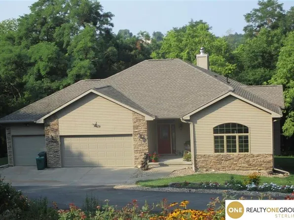 10247 Crystal Lake Dr, Blair, NE 68008