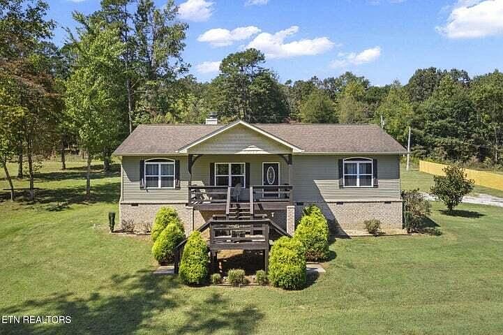 1st image of 135 Lake Overlook Dr