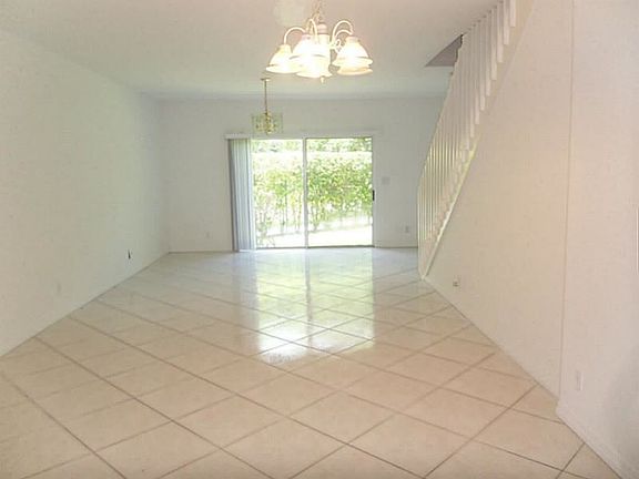 4th image of 7689 Tamarac Island Cir