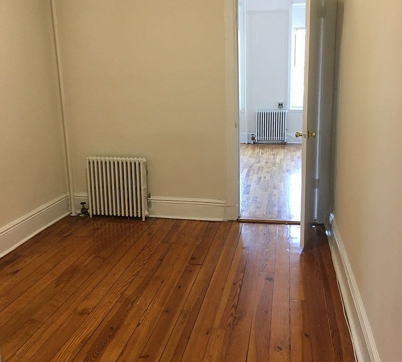 2nd image of 2171 Steinway St #2