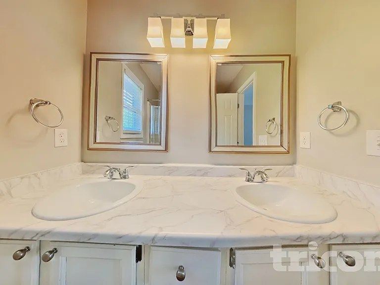5708 Green Apple Dr — Photo 11