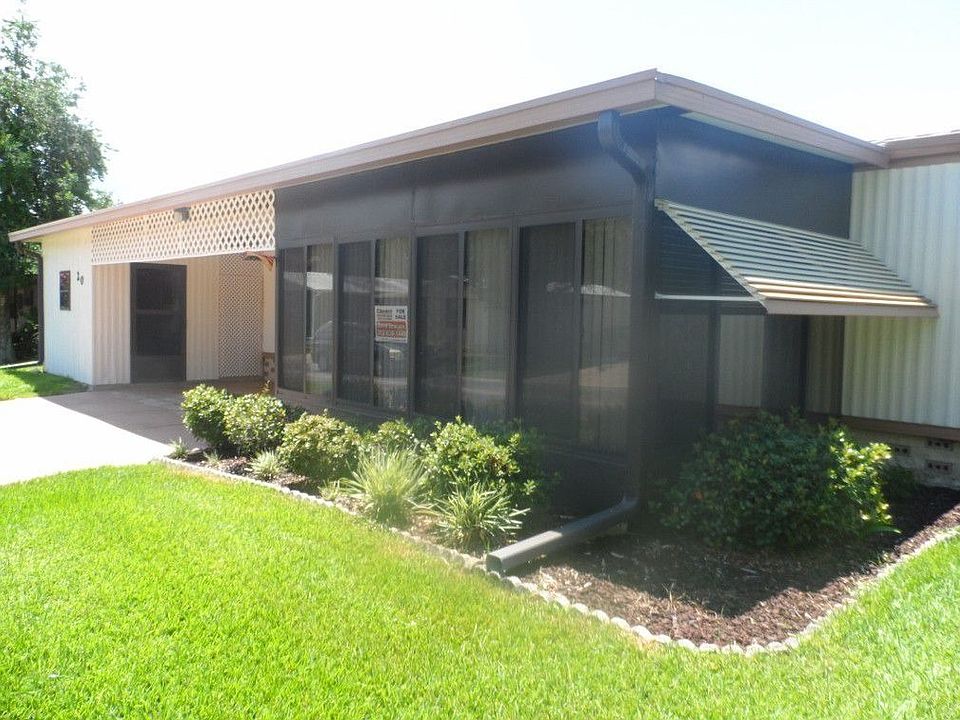 1st image of 20 Lake Griffin Dr