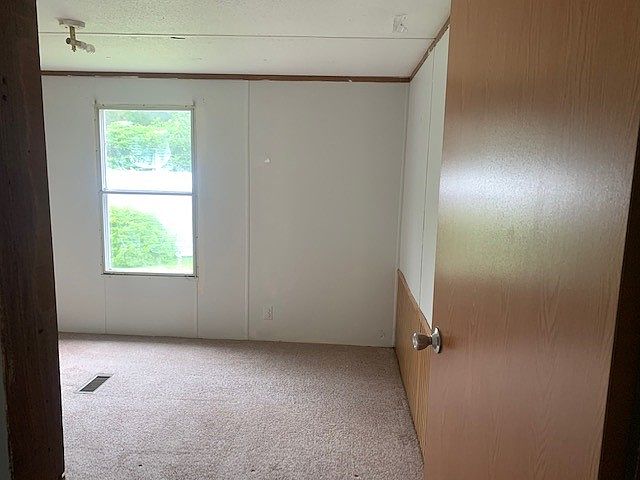 2nd image of 185 County Line Cir