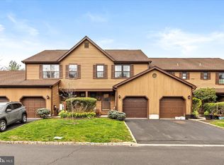 5 Danielle Ct, Lawrence Township, NJ 08648