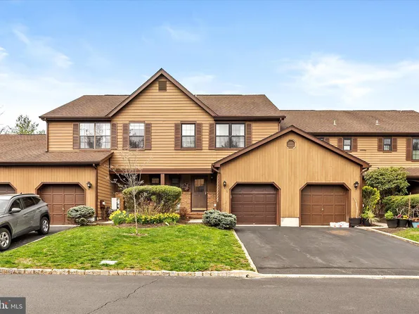 5 Danielle Ct, Lawrence Township, NJ 08648