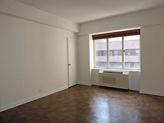 Rented by essential NEW YORK Real Estate | media 25