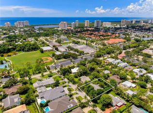 747 Anderson Dr, Naples, FL 34103