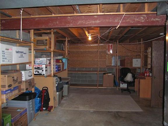 4th image of 9501 Briar Cir