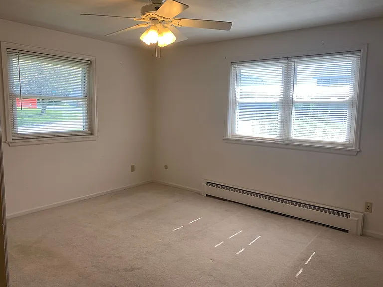 7107-7115 N Miramar Dr — Photo 5