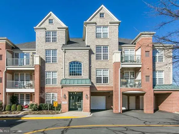 12170 Abington Hall Pl APT 303, Reston, VA 20190