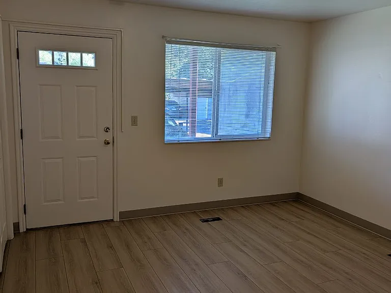 164 Pioneer Ave #104 — Photo 2