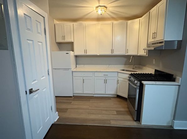 2225 Main St APT B15