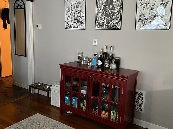 4th image of 1554 Delaware Ave
