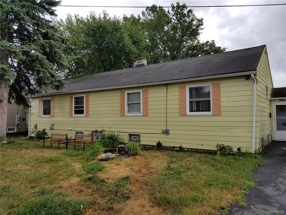 1st image of 8 Redwood Dr