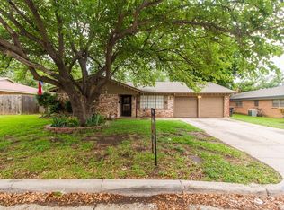 129 Georgian Rd, Fort Worth, TX 76134