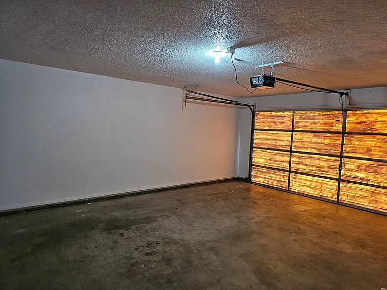 2300 Moberly Dr — Photo 15
