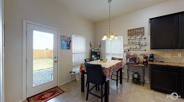 1404 Wrangler Ln — Photo 2