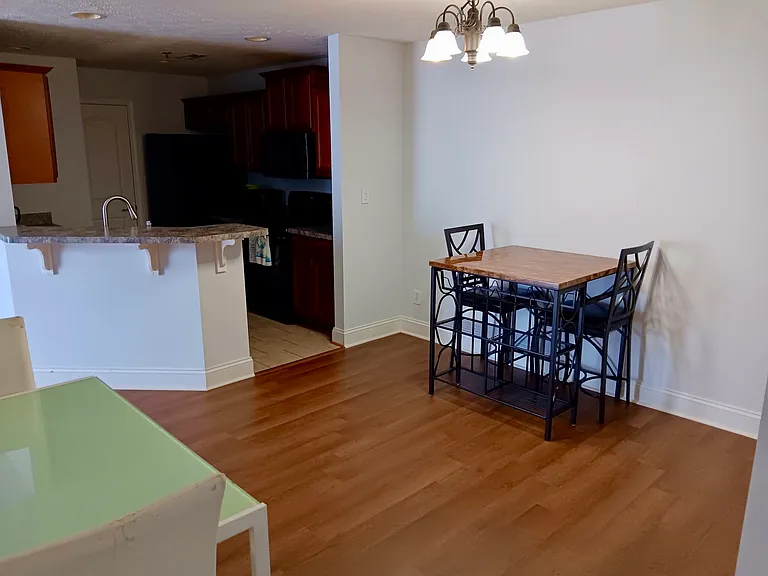 100 Capstone Dr — Photo 8